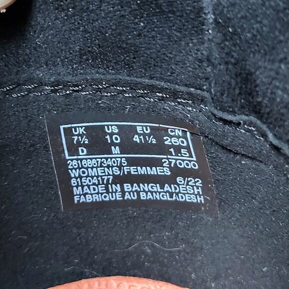 NEW Clarks Women's Un Loop Top Black Leather bootie boots size 10 - Picture 6 of 6